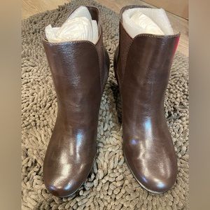 Aerosoles Women’s Strole Along A2 Brown Leather Ankle Boots, size 8 1/2.
